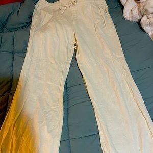 Old Navy draw string 55% linen and 45% rayon. Light tan khaki color!